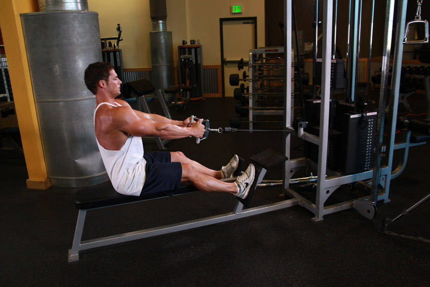 Seated Cable Rows: Starting position