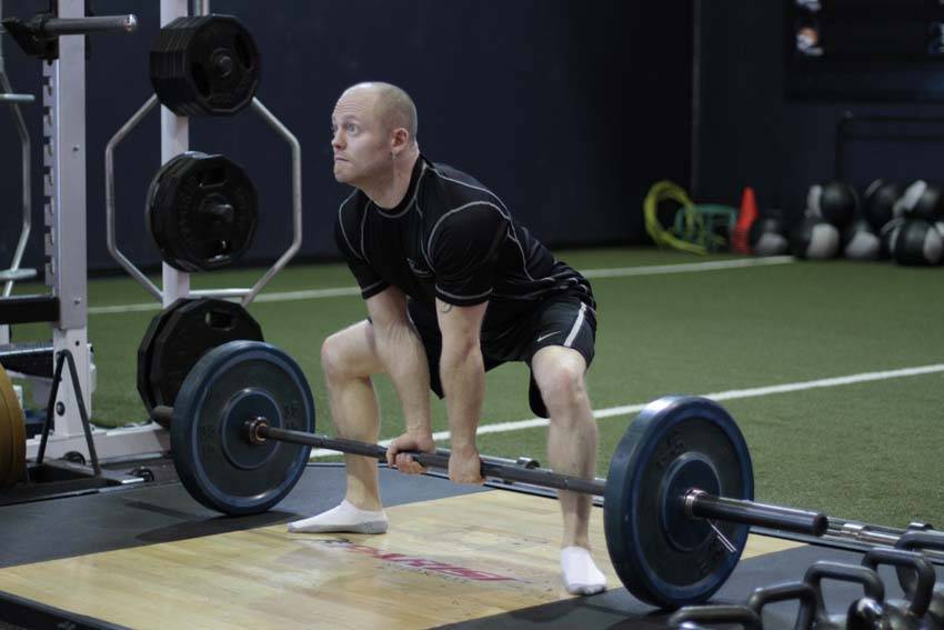 Sumo Deadlifts: Starting position