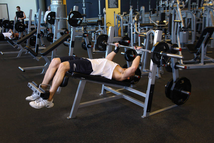 Decline Bench Press: Starting position