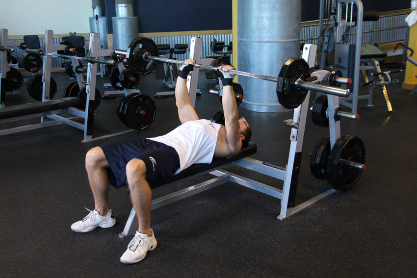 Close-Grip Bench Press: Ending position