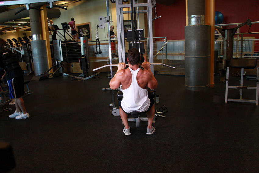 Close Grip Pulldowns: Ending position